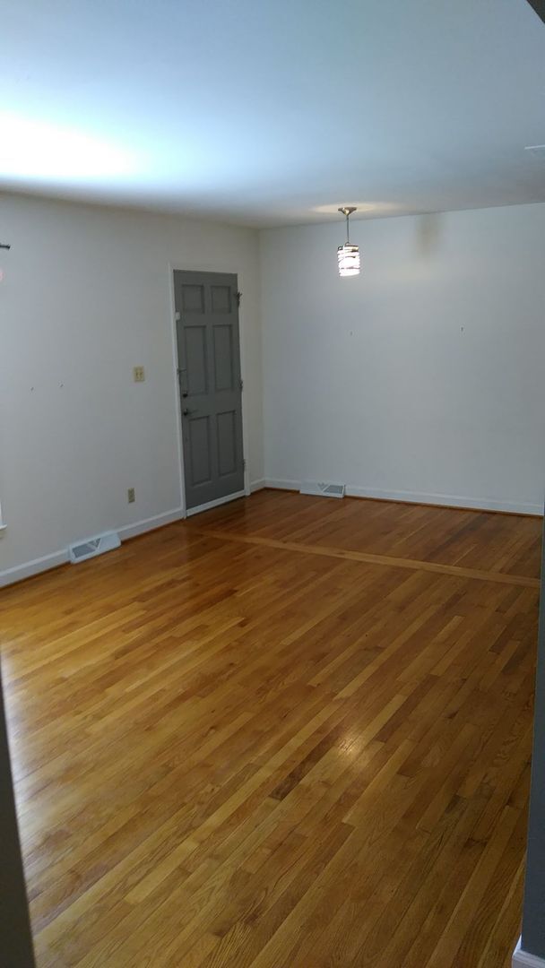 Building Photo - Beautiful All Brick Ranch Home!