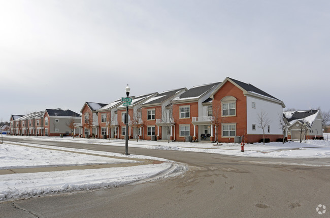 Foto del edificio - Hertiage Townhomes