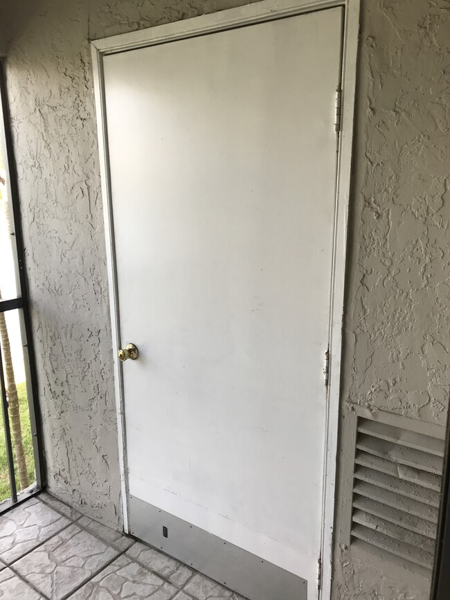 Building Photo - 1041 Jefferson Dr