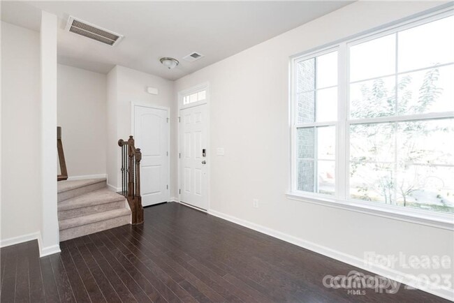 Building Photo - 3 bedroom town home in Rea Farms- walkable community to restaurants, shops, walking trails