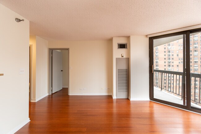 Foto del edificio - 33 W Delaware Pl