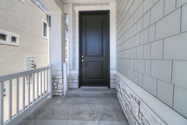 Foto del edificio - 4 Bedroom 2.5 Bathroom Townhome in Lehi!