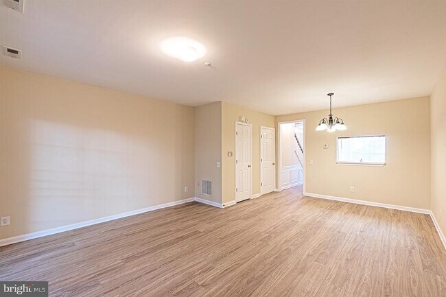 Foto del edificio - 21881 Elkins Terrace