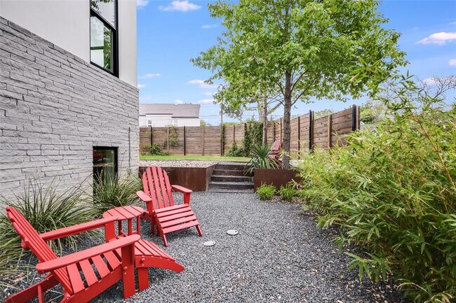 Foto del edificio - 1410 Woodlawn Blvd