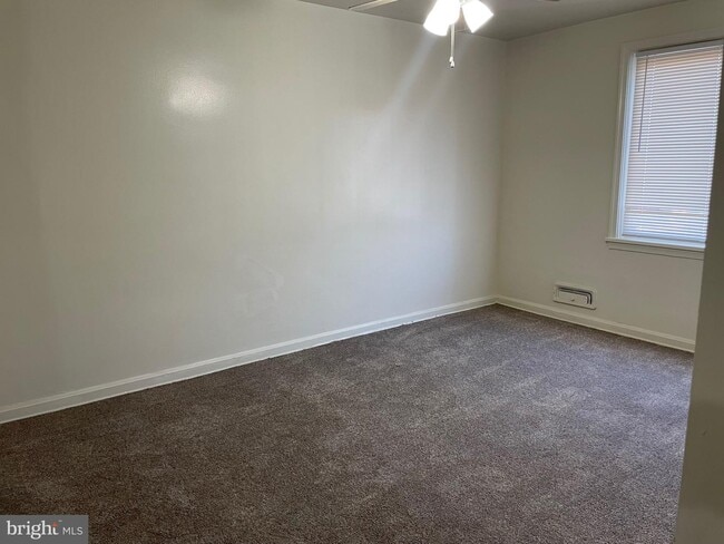 Building Photo - 734 Umbra St