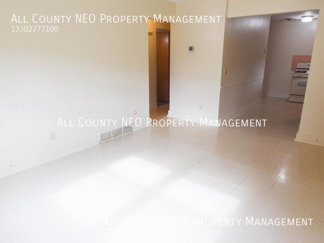 Building Photo - Cozy 2-Bedroom Apartment in Goodyear Heights!