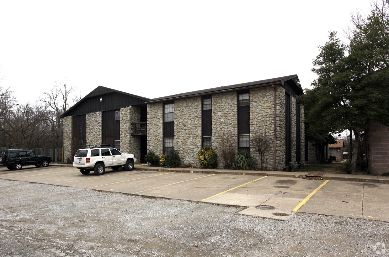 Primary Photo - Wolf Creek Apartments