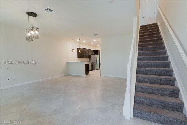 Building Photo - 1040 Eucalyptus Dr