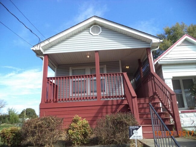 Photo - 619 Iowa Ave House