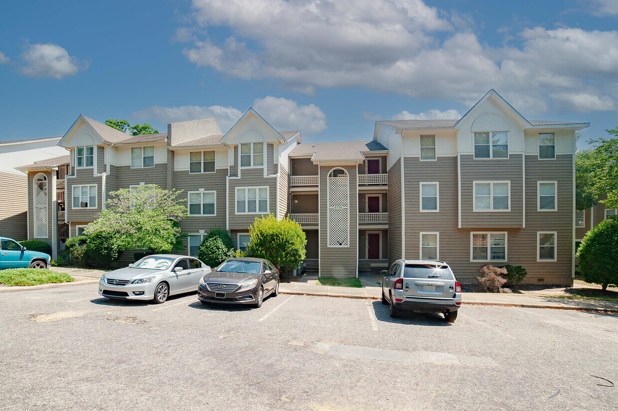 Primary Photo - 6736 Willowbrook Dr