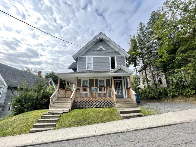 Foto del edificio - 31 Clayton Ave