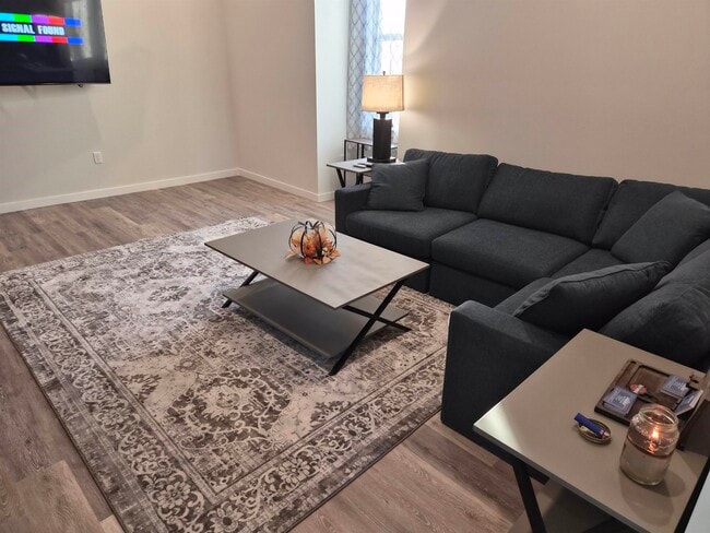 Building Photo - 36 Pleasant St