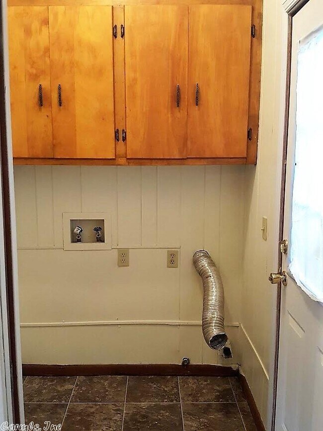 Building Photo - 3111 Tulip St