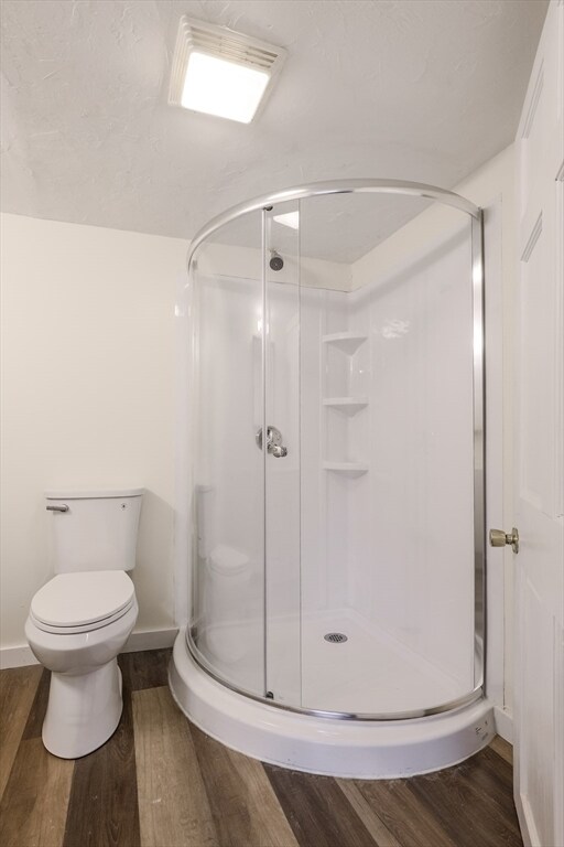 Foto del edificio - 8 Leonard Dr