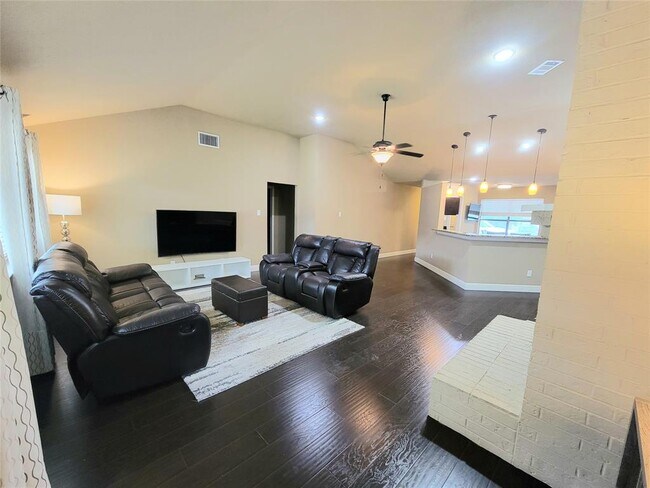 Foto del edificio - 213 Springridge Ln