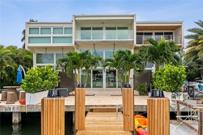 Building Photo - 1190 Seminole Dr