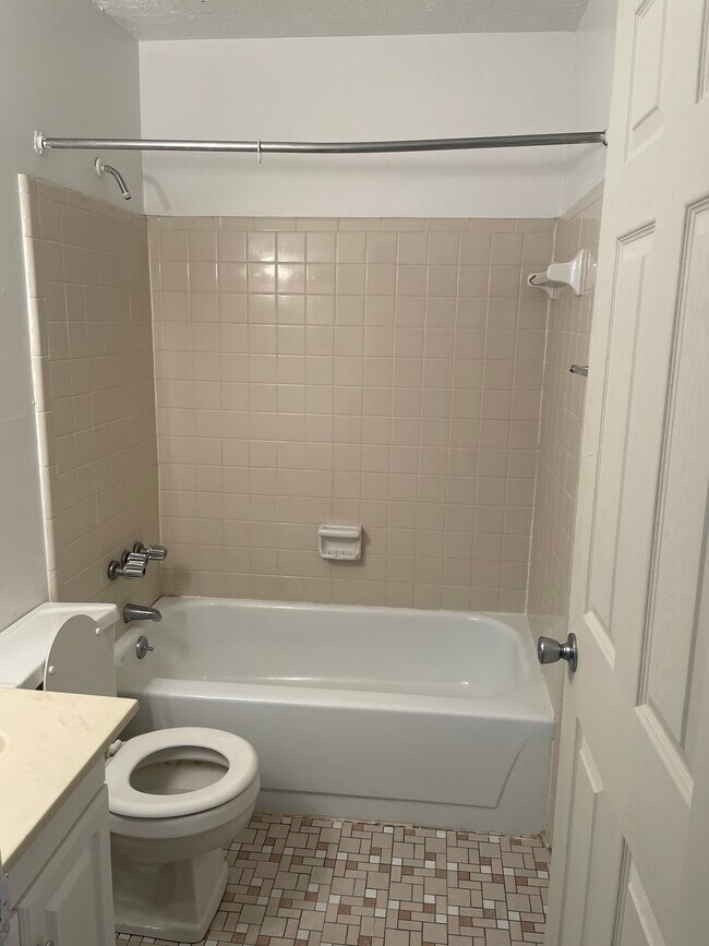 Foto del edificio - 628 N Woodland Dr