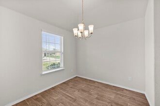 Building Photo - 8303 Amaryllis Ct