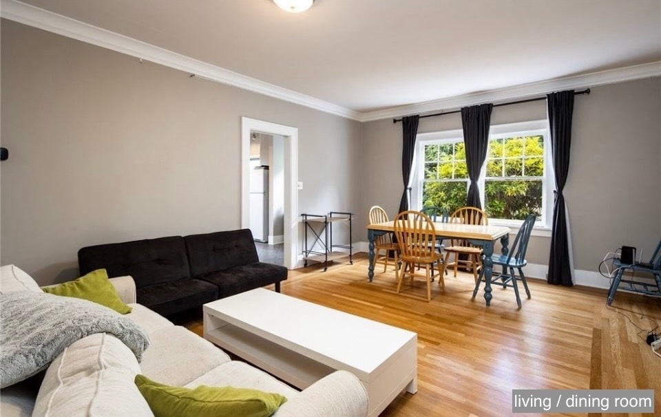 living / dining room - 631 N Garden St