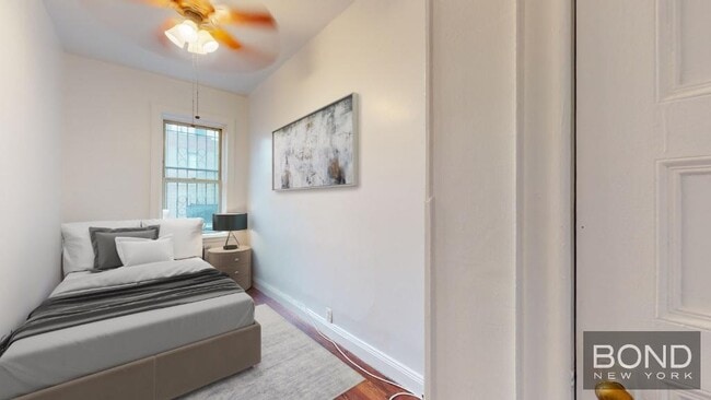 Building Photo - 303 W 106th St