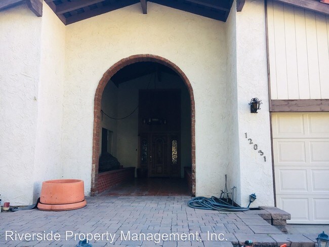Foto del edificio - 3 br, 2 bath House - 12031 Vista De Cerros Dr
