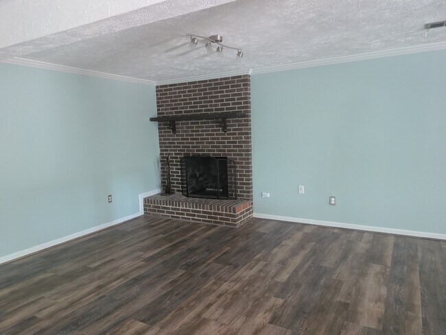 Building Photo - 8505 Wolftrap Rd