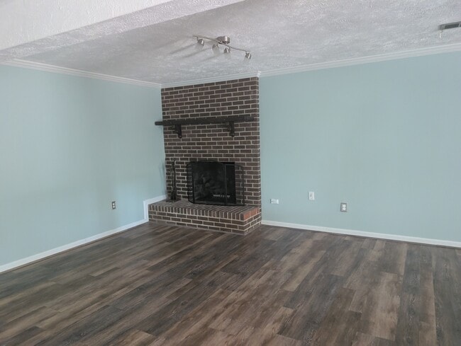 Foto del edificio - 8505 Wolftrap Rd