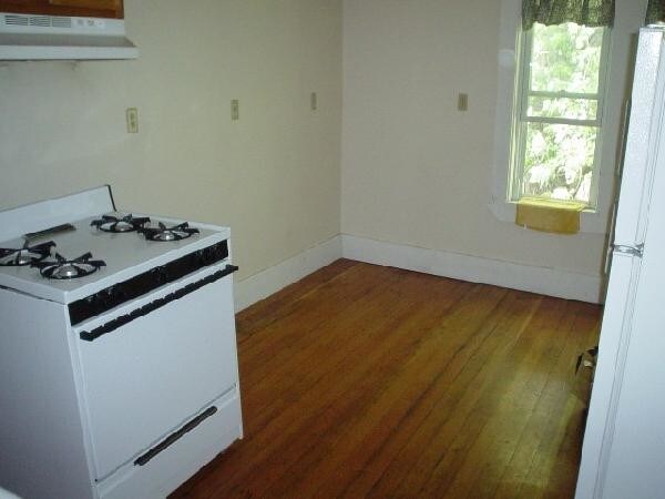 Building Photo - 1249 Beacon St