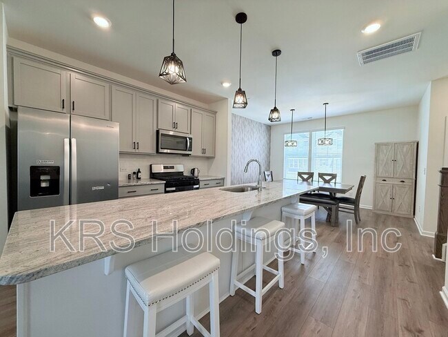 Building Photo - 849 Parc Townes Dr