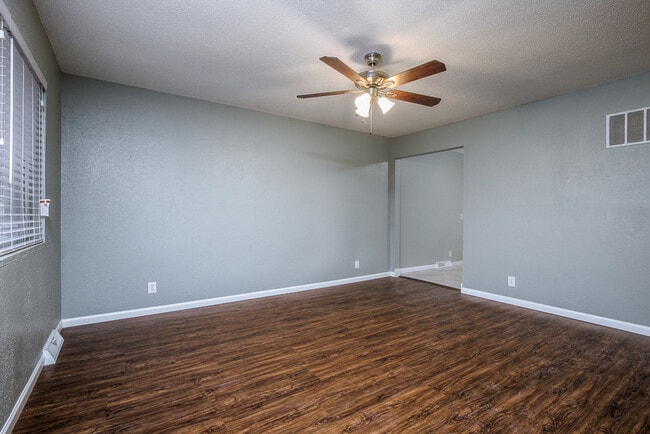 Foto del edificio - 514 NE Corder St