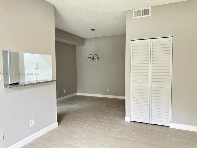 Foto del edificio - 891 Cypress Park Way