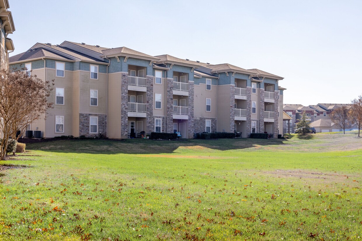Worthington Glen Apartments in Spring Hill, TN