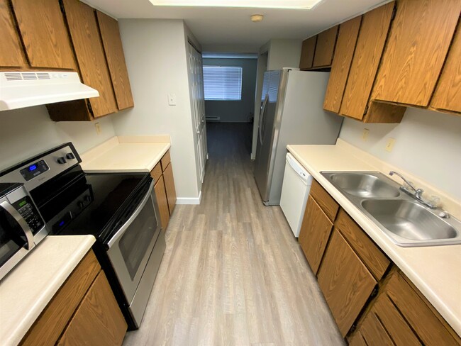 Building Photo - 3124 Rustlewood Ln SE