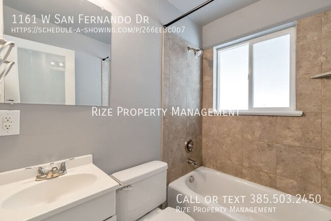 Building Photo - 1161 San Fernando Dr