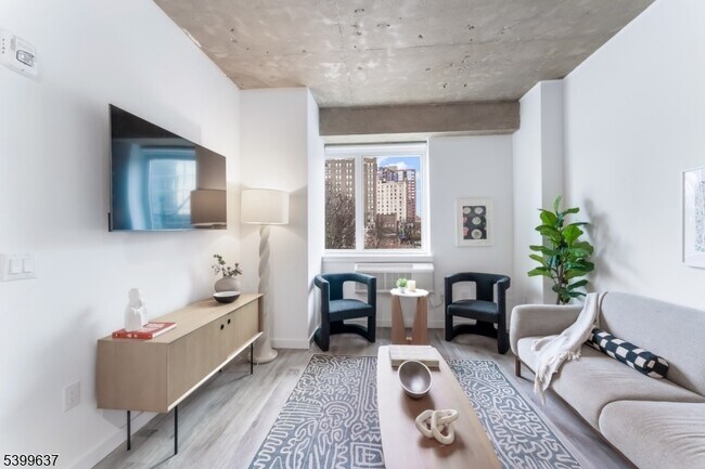 Foto del edificio - 10 Commerce Ct