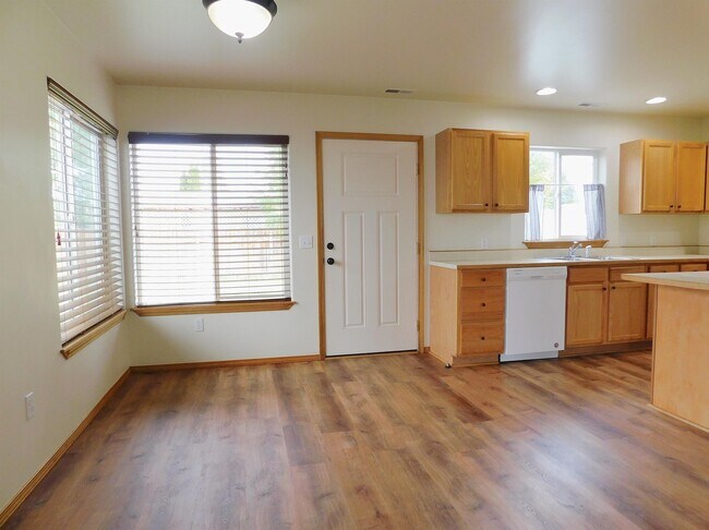 Foto del edificio - 1949 Greatview Dr