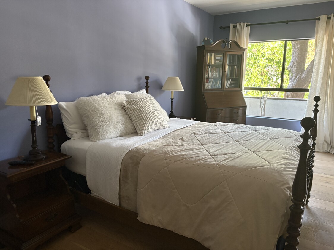 Master bedroom - 12412 Texas Ave
