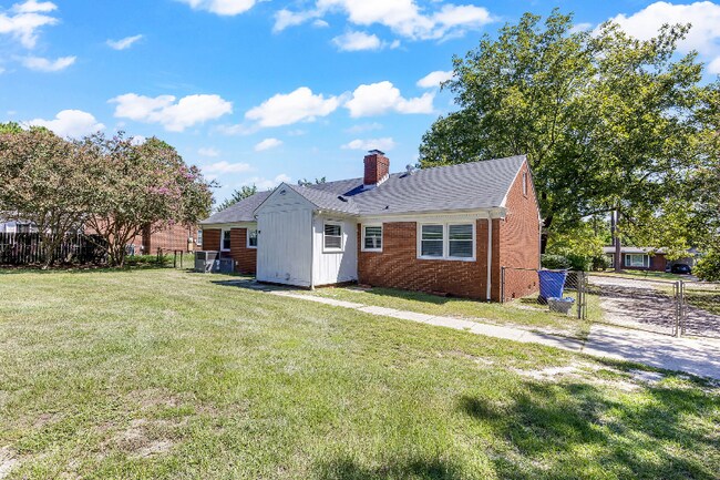 Building Photo - 1024 Miller Ave