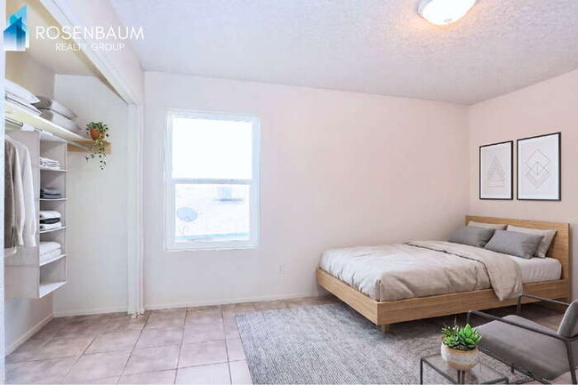 Foto del edificio - 465 W Ivyglen St