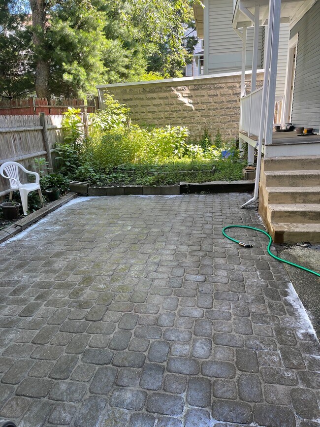 Building Photo - 66 Simpson Ave