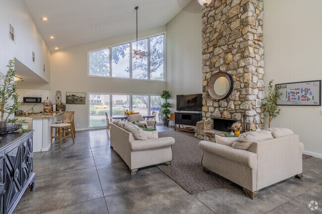 Casa club - Brittany Square Apartments