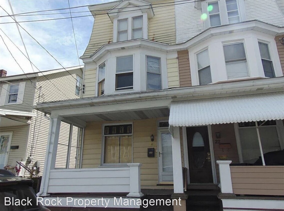 Primary Photo - 4 br, 1 bath House - 24 E Ridge St