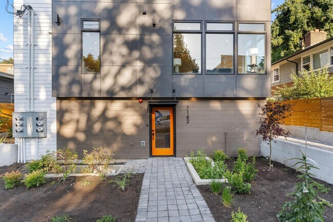 Building Photo - 3 Bed 2.5 Bath Seattle Home! Beautiful Brand New Construction!