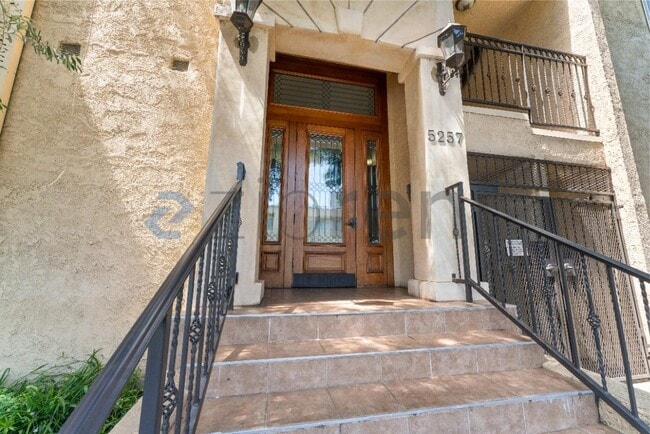 Building Photo - 5257 Radford Ave