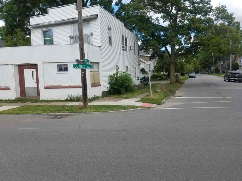 Foto principal - 7930 Buffalo Ave