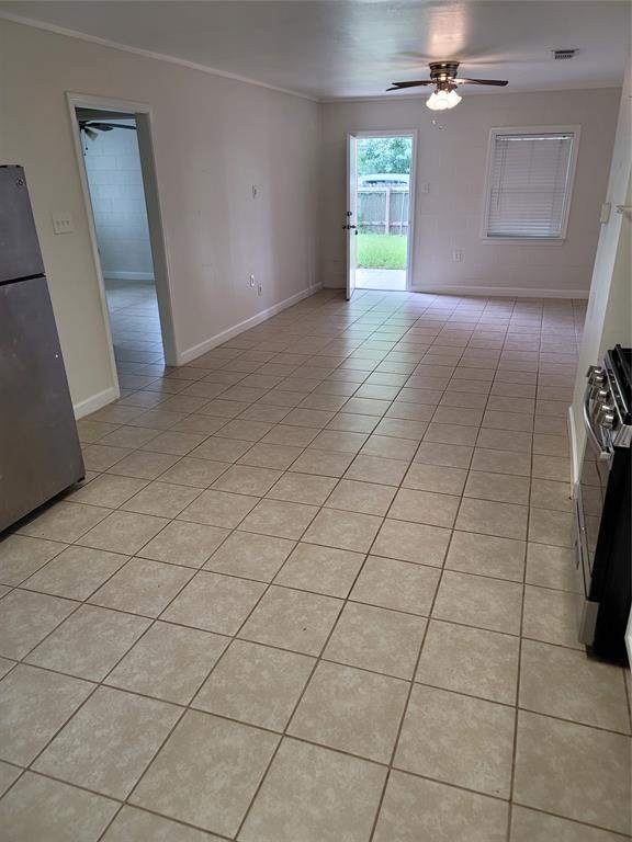 Building Photo - 904 Chote Ave