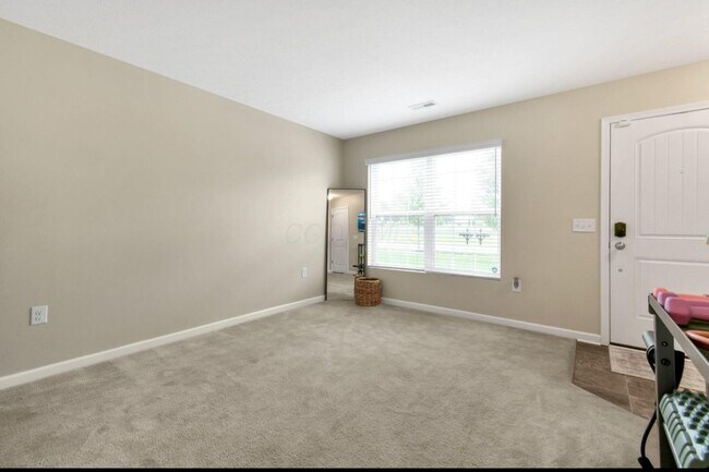 Foto del edificio - 389 Laurel Creek St