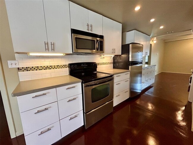 Building Photo - 2408 Leon St