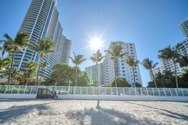 Building Photo - 3001 S Ocean Dr