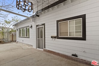 Building Photo - 7410 Balboa Blvd